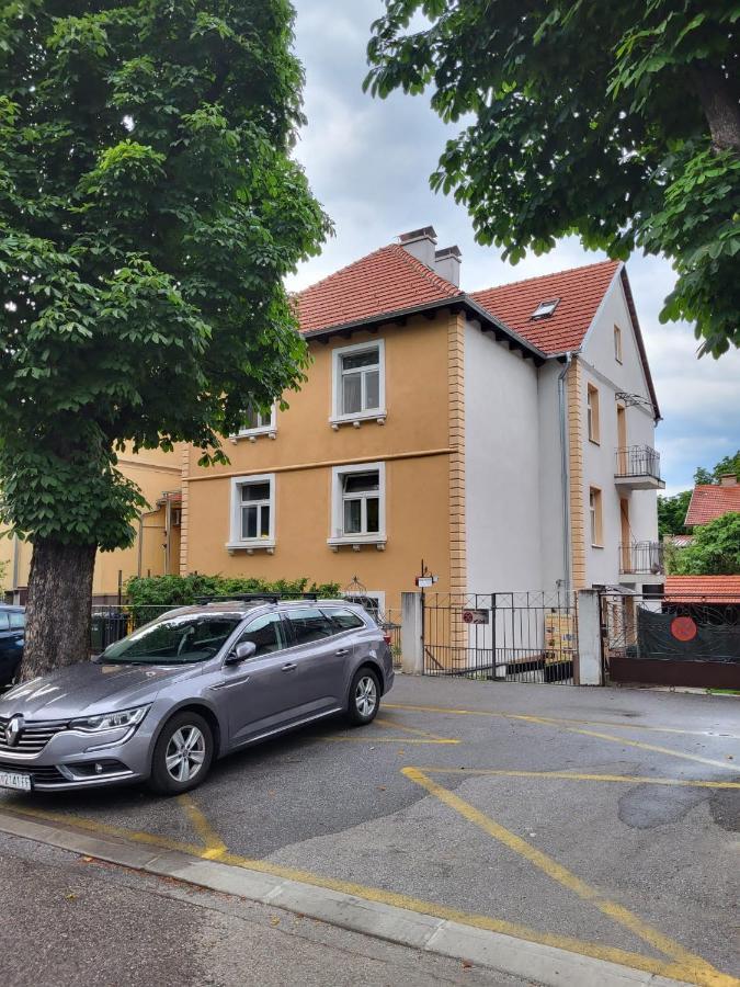 Apartman Buzanova Leilighet Zagreb Eksteriør bilde
